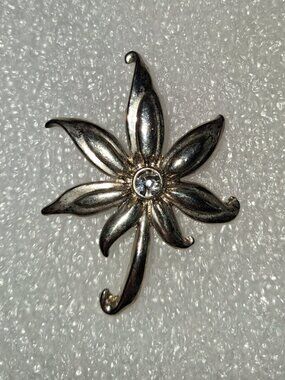 Vintage Silver Tone Flower Brooch with Rhinestone Center